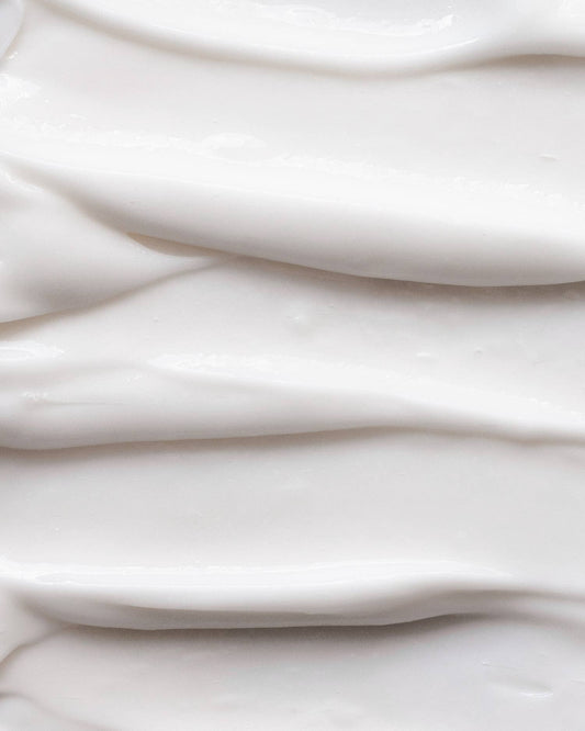 eco friendly and vegan cleansing face milk. Containing aloe vera and upcycled oat powder.