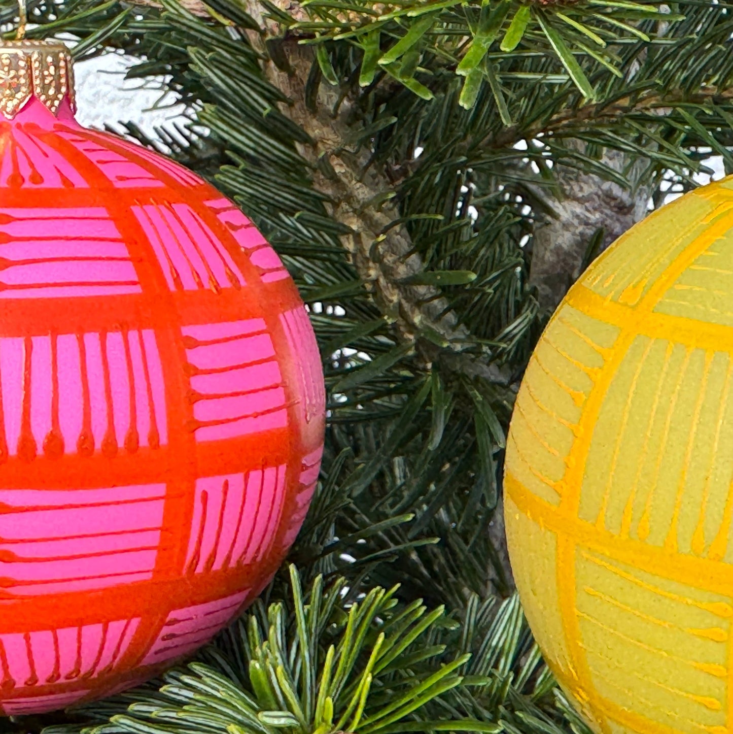 Lines Glass Christmas Bauble Orange on Pink, 8cm