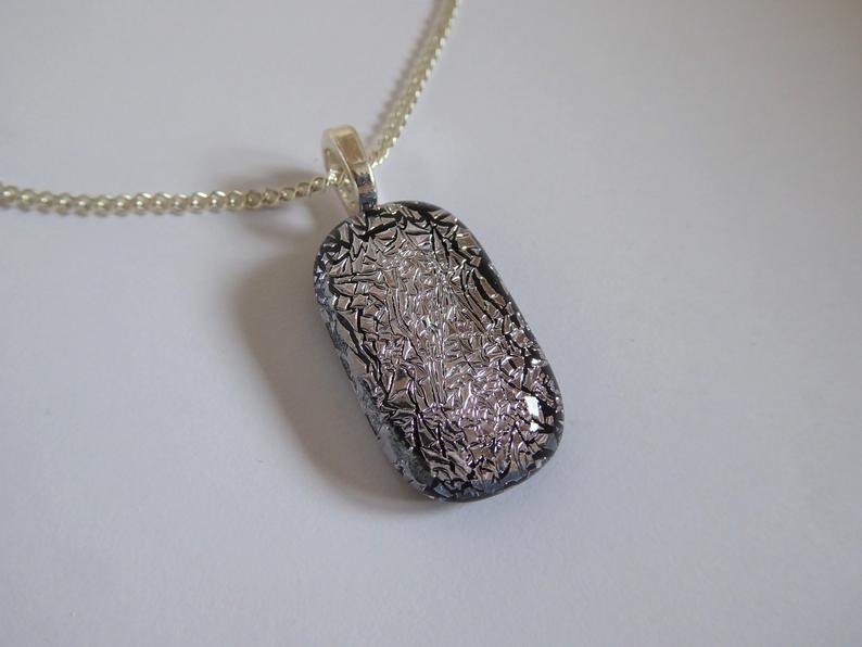 Eva Glass Silver Crackle Pendant