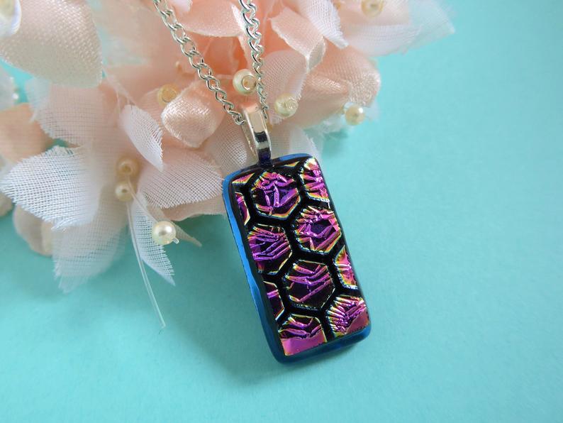 Eva Glass Pink Honeycomb Pendant