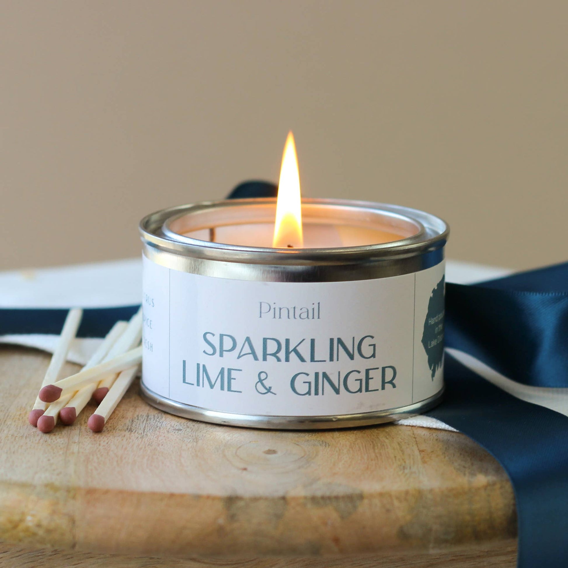 Sparkling lime & ginger scented candle