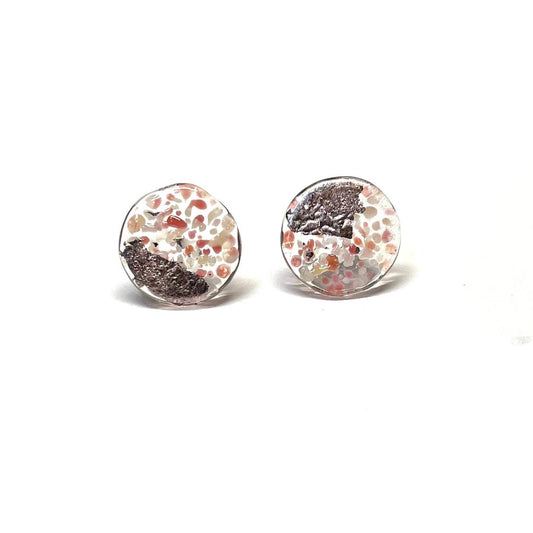 Midi glass studs with palladium and flecs of pinks creating a mottled effect.