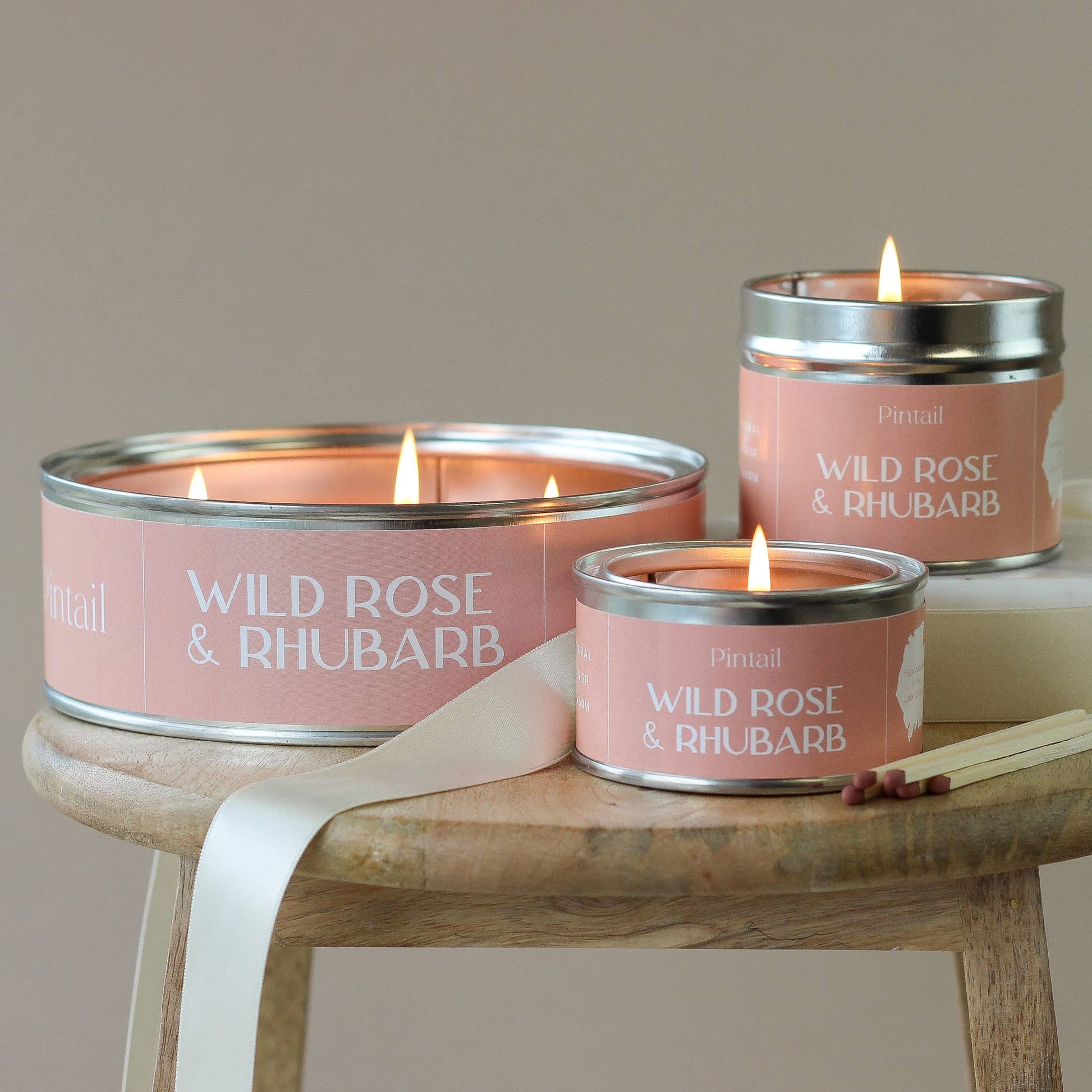 Wild rose & Rhubarb scented candle