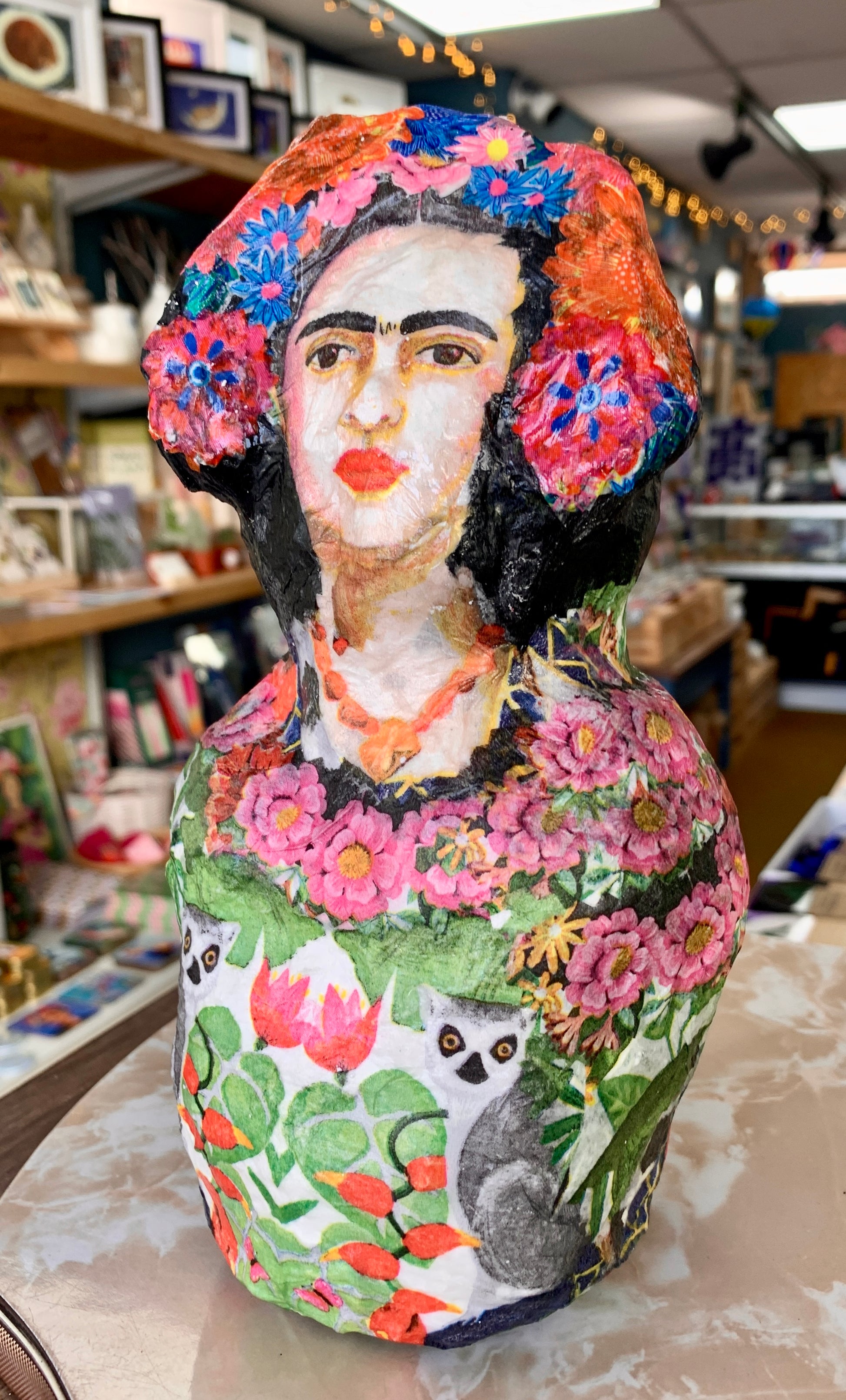 Frida Kahlo mud roc sculpture