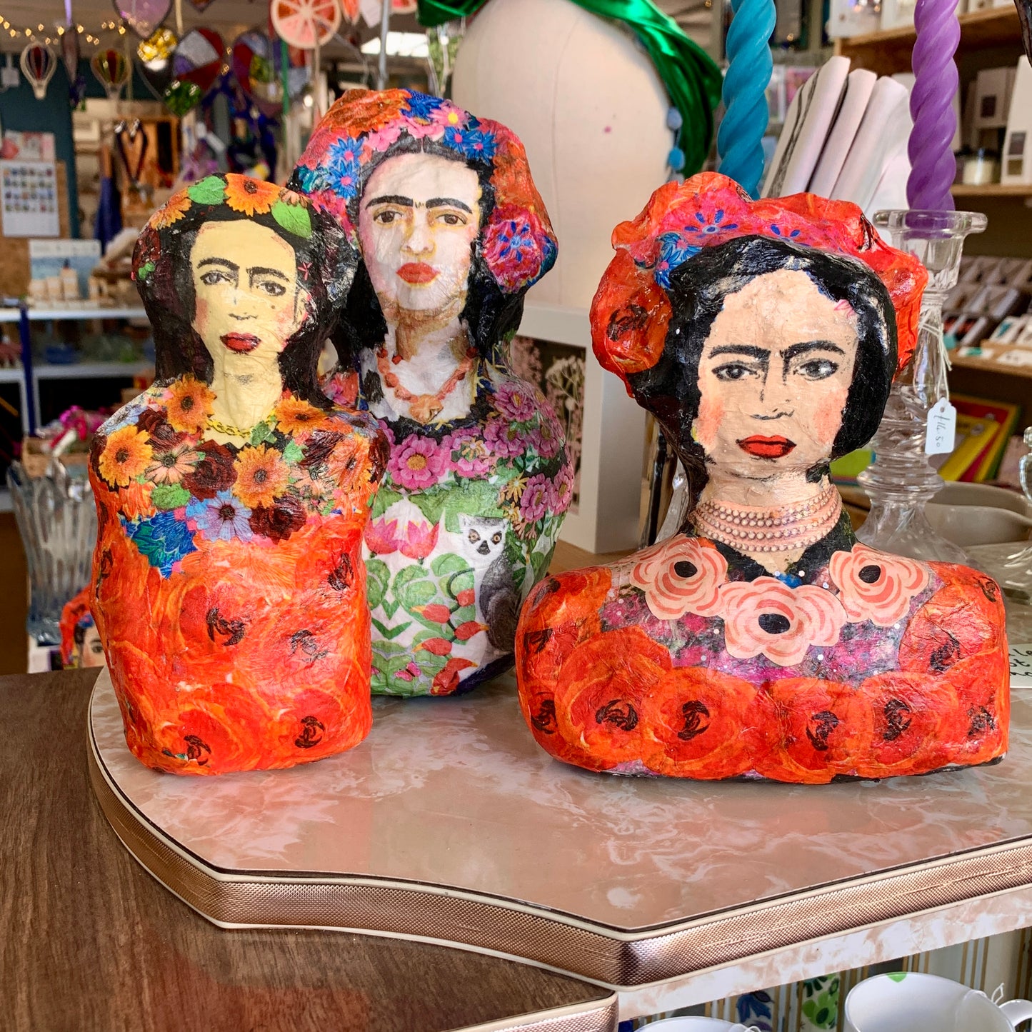 Frida Kahlo mud roc sculpture