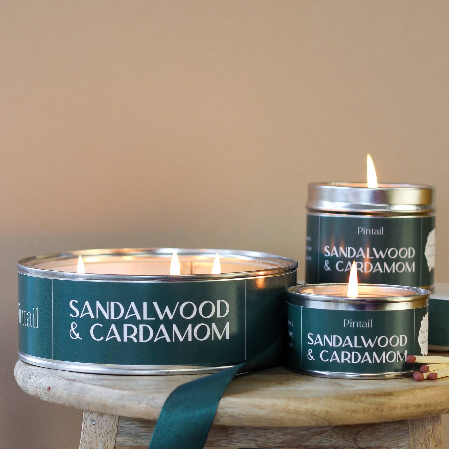 Sandalwood & cardamom scented candle