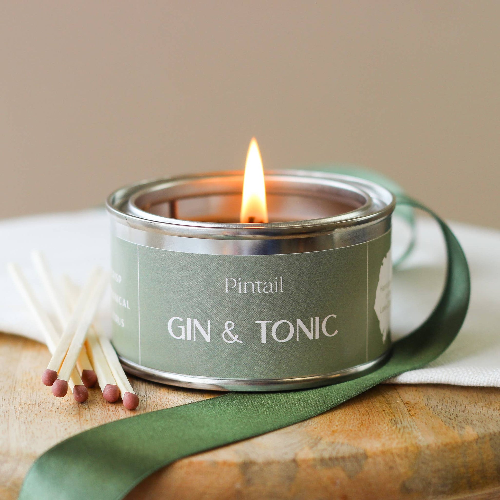 Gin & tonic scented candle