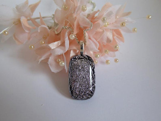 Eva Glass Silver Crackle Pendant